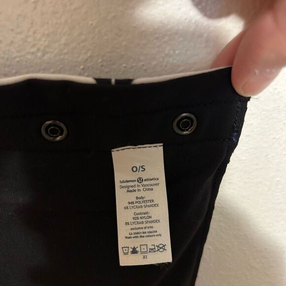 NWT Lululemon Vinyasa Scarf Luon Light
Arrow Chevron White Black / Black - Picture 5 of 11